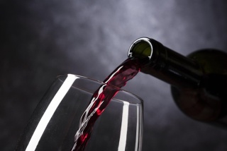 Toruńscy radni zdecydowali o wprowadzeniu ograniczeń w sprzedaży alkoholu