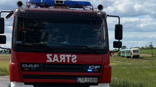 Śmiertelny wypadek na torach. Motocyklista wjechał pod pociąg relacji Chełmża-Unisław [aktualizacja]