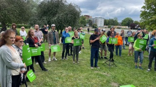 Nie chcą miejskiego kąpieliska w Parku Centralnym w Bydgoszczy. Protest w obronie ptaków [zdjęcia]