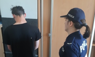 Oszustwo na wnuczka, pościg i atak gazem łzawiącym na policjanta. Taka akcja koło Mogilna [zdjęcia]