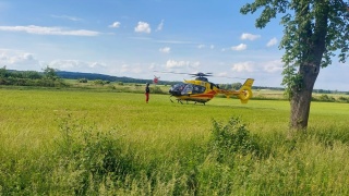 14-letni rowerzysta potrącony przez samochód. Do szpitala poleciał medycznym helikopterem