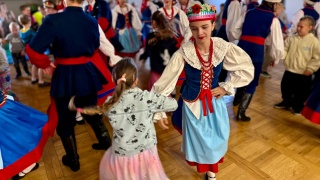 Muzyka z malowanej skrzyni. Ziemia Bydgoska prezentuje folklor i zaprasza do tańca [zdjęcia]