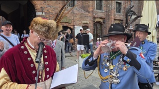 Toruń ma nowego Króla Kurkowego oraz Pierwszą Damę. Odbył się historyczny pochód [zdjęcia]