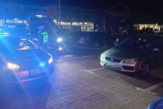 Toruńska policja na tropie nielegalnych wyścigów. W nocnej akcji kontrola 174 aut
