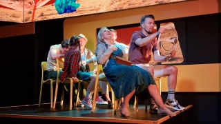 Musical na podstawie filmu, który zdobył Oscara. Polska prapremiera Małej Miss w Toruniu [wideo]