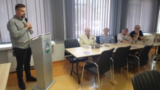 Seniorzy w Ciechocinku uczą się korzystać z nowych technologii. Rozpoczęły się warsztaty eFajfy [zdjęcia]