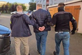 Jest podejrzany o udostępnianie pornografii dzieciom. Tomasz P. na wolności