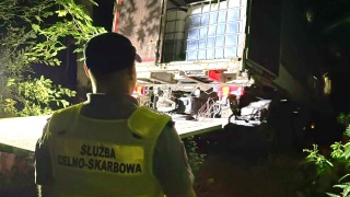 Wiemy, co zawierał ładunek ciężarówki, której kierowca uciekał przed policją [aktualizacja]