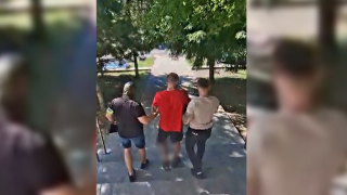 Okradał kwiatomaty, łupem także alkohol i papierosy. 42-latek z bydgoskich Wyżyn zatrzymany [wideo]