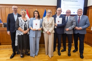 Umowy podpisane, pieniądze rozdane. Te inwestycje z regionu zyskały unijne wsparcie [lista]