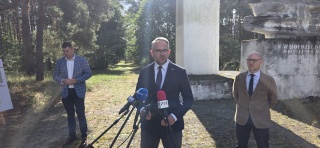 Spór o sowieckie symbole pod Toruniem. IPN apeluje do wojewody i domaga się zmian [zdjęcia]