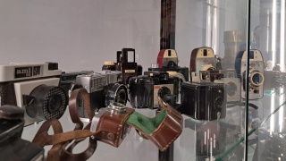 Ponad 150 zabytkowych aparatów fotograficznych. Wystawa Alfa-Foton w bydgoskim Muzeum Fotografii