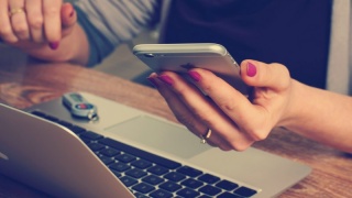 Meta usunęła z Facebooka i Instagrama ok. 3,7 mln kont służących do oszustw finansowych