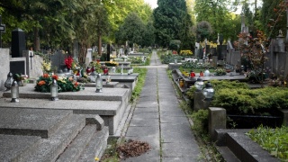 Wielkie porządki na cmentarzach w Kujawsko-Pomorskiem. To ostatni weekend przed 1 listopada
