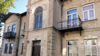 Mieszkańcy trzech kamienic w Ciechocinku mają kilka dni na wyprowadzkę. Wyrażają sprzeciw