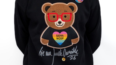 Bluza Jurek Teddy z Torunia na licytacji WOŚP. Uszyła ją lokalna firma z Torunia