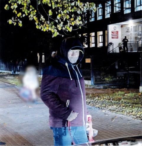 Znasz go Miał grozić pozbawieniem życia i uszkodził samochód. Jest poszukiwany przez policję