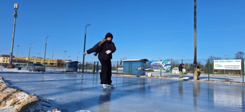 W Bydgoszczy powstało kolejne lodowisko. Zimowe szaleństwo trwa na terenie klubu Gwiazda