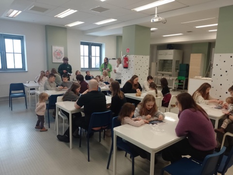 W toruńskim Młynie Wiedzy można dotykać, próbować, sprawdzać naukowe teorie. To propozycja na ferie