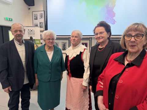 Twórcy ludowi z regionu uhonorowani medalami Gloria Artis. Miód na serce wsiowej kobiety