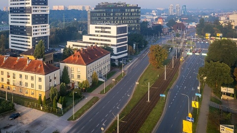 Kolizja przy skrzyżowaniu ulic Fordońskiej i Bałtyckiej w Bydgoszczy. Zderzyły się trzy pojazdy