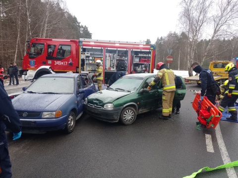 Syreny, ranni i rozbite auta w Toruniu. Policjanci zdawali egzamin z pierwszej pomocy [zdjęcia  wideo]