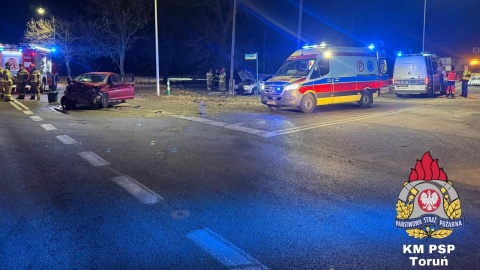 Jedna osoba nieprzytomna po wypadku na DK91 niedaleko Chełmży. Trzy osoby w szpitalu