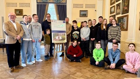 Zagrajmy w Dziewiąte życie kota w ostromeckich pałacach. Historia zmieści się w telefonie