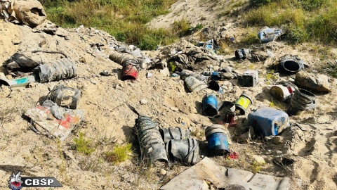 Mafia śmieciowa rozbita. Zatrzymano m.in. byłego burmistrza Pakości