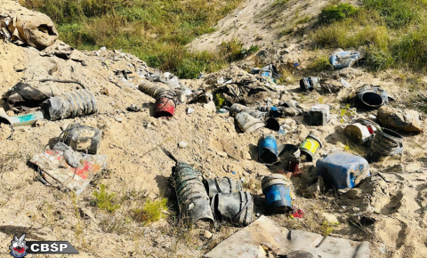 Mafia śmieciowa rozbita. Zatrzymano m.in. byłego burmistrza Pakości
