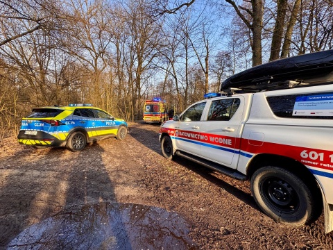 Zwłoki mężczyzny w rzece w Cierpicach koło Torunia. Śledztwo wykaże, jak zginął 41-latek
