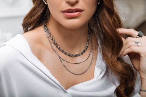 Jaki naszyjnik do pracy, a jaki na randkę Sprawdź [reklama]