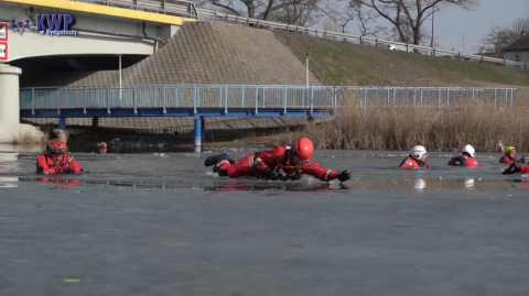 Tak policjanci z regionu szkolili się w ratownictwie wodnym [wideo]
