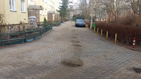 W Toruniu jak na pustyni. Po zimie trzeba posprzątać aż 4 tysiące ton piasku. To rekord