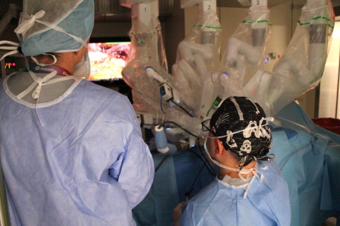 Podczas jednej operacji usunęli dwa nowotwory. Unikatowy zabieg w Centrum Onkologii [zdjęcia]