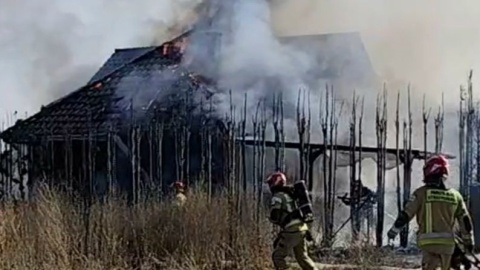 Najpierw stracili syna, a teraz spłonął ich dom. Para emerytów potrzebuje wsparcia po pożarze