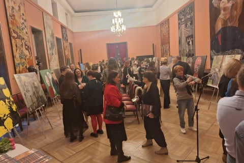 Filharmonia Pomorska inauguruje Rok Andrzeja Wajdy wyjątkową wystawą i koncertem