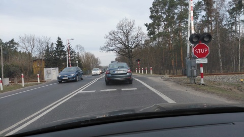 Awaria na przejeździe kolejowym na trasie Bydgoszcz-Toruń. Tworzą się ogromne korki