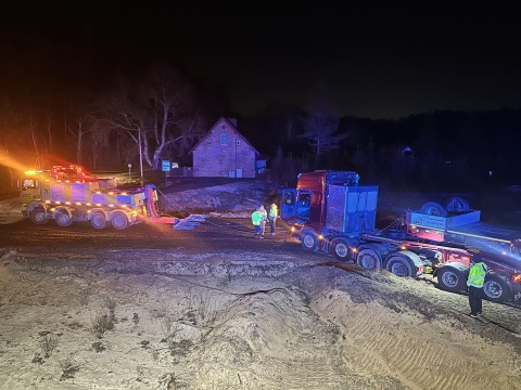 Wypadek na DK 10 w Emilianowie. Nocą zderzyły się trzy samochody ciężarowe [zdjęcia]