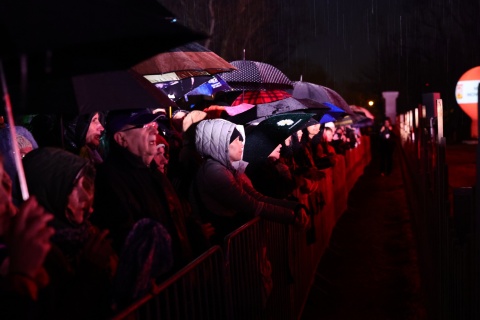 Deszcze nie przeszkodził. Misterium Męki Pańskiej przy inowrocławskiej tężni [zdjęcia]