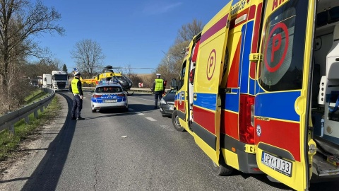 Wypadek w Starorypinie Prywatnym. Samochód osobowy zderzył się z motocyklem