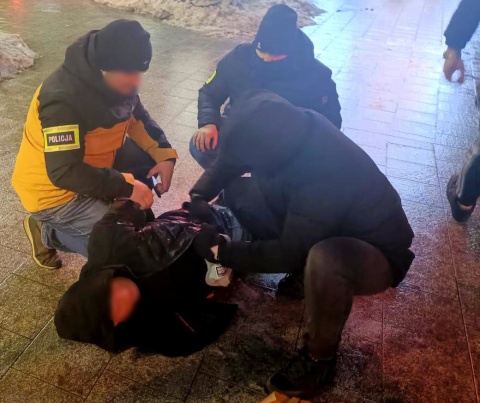 Przedstawił się jako policjant Marcin Hamulców. Seniorka z Torunia uwierzyła [zdjęcia, wideo]