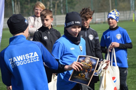 Młodzi piłkarze sprawdzili się... w duetach. MUKS CWZS zorganizował specjalny turniej