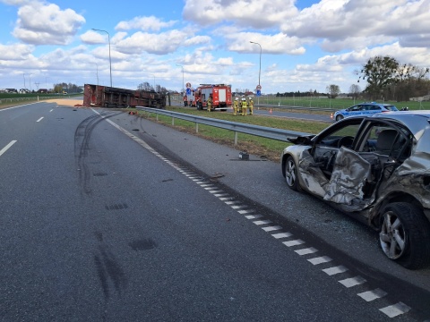 Dwie osoby ranne w wypadku na S5 pod Bydgoszczą. Lądowało LPR