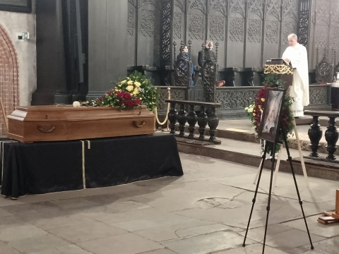 Ostatnia droga dr Cecylii Iwaniszewskiej, pierwszej absolwentki astronomii na UMK [zdjęcia]