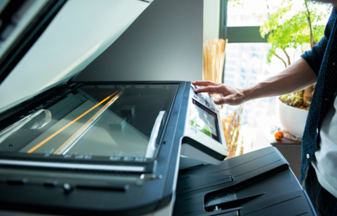 Jak zoptymalizować zaplecze biurowe w firmie i uniknąć niepotrzebnych kosztów