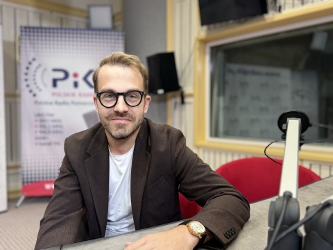 Dwóch artystów, mieszkanka wielu gatunków. Premiera singla Human z udziałem Adama Kośmiei