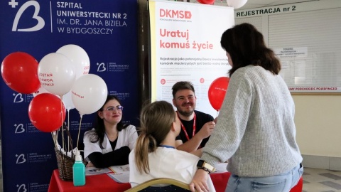 Ta pięciominutowa przerwa w pracy może uratować życie. Baza dawców jest otwarta