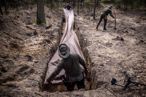 Tak Niemcy zacierali swoje zbrodnie. Śledczy IPN znaleźli mogiły w bydgoskich lasach [zdjęcia, wideo]