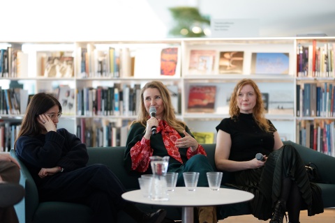 Reprezentowała Bydgoszcz na międzynarodowym spotkaniu w Finlandii. Temat: fotografia analogowa